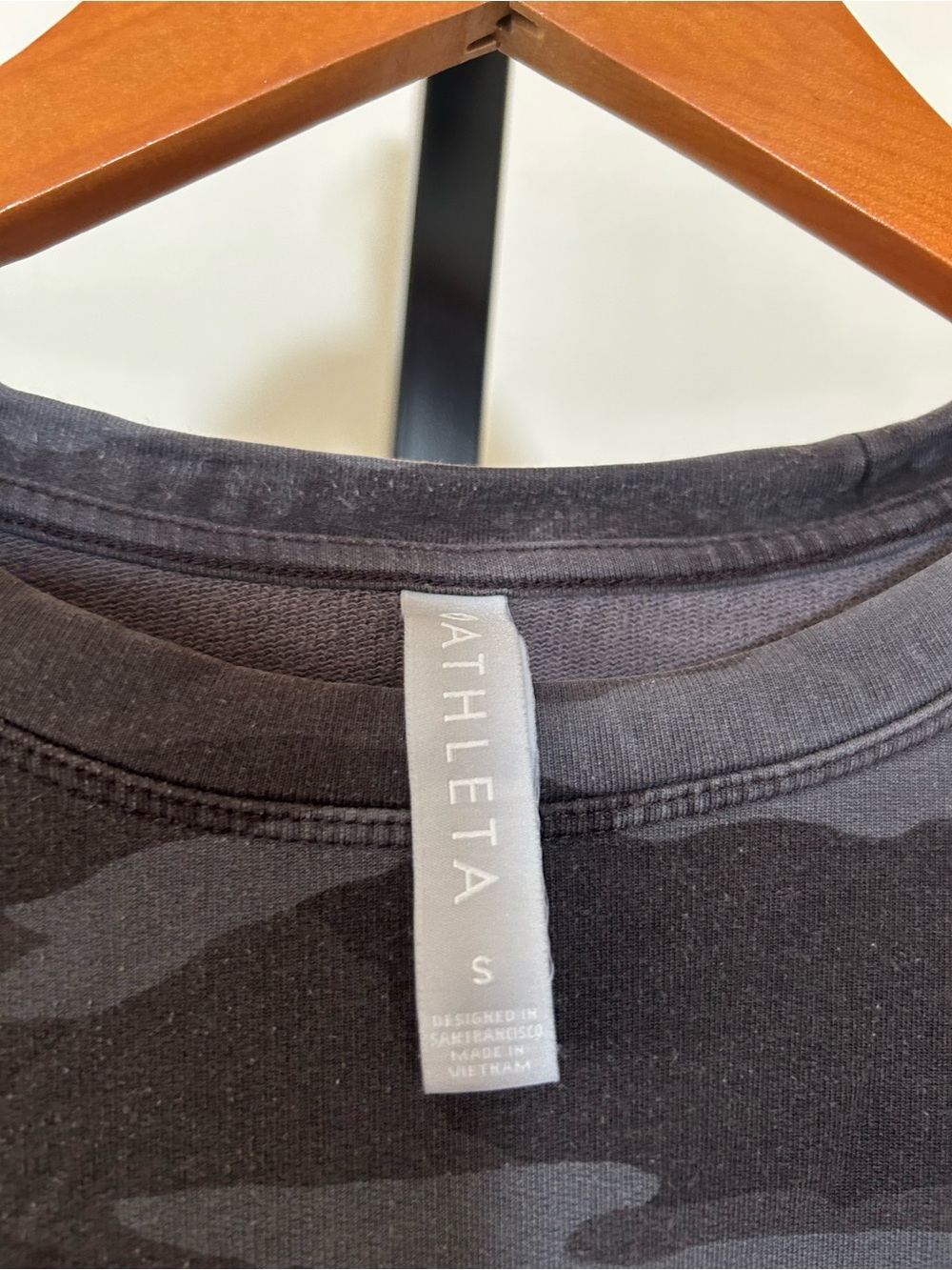 Athleta Studio to Street Sweatshirt Gray Camo Crewneck Athleisure Lounge Small - Picture 6 of 8